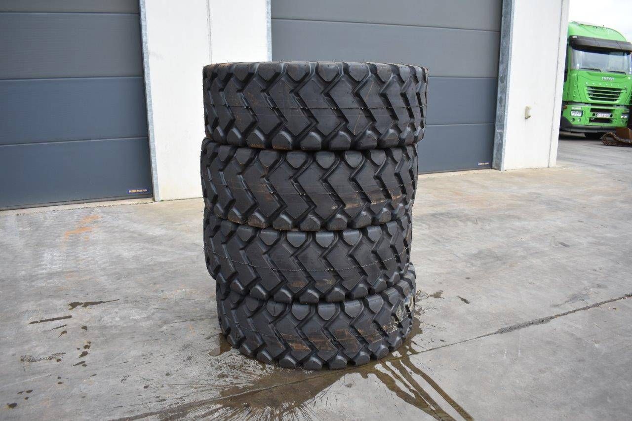 Reifensatz Helloway 17,5-25 Neu
