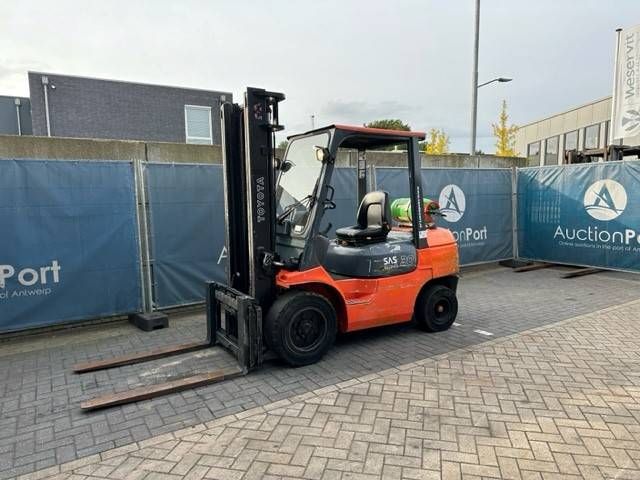 Forklift Toyota 02-7FGF30 LPG 3000kg