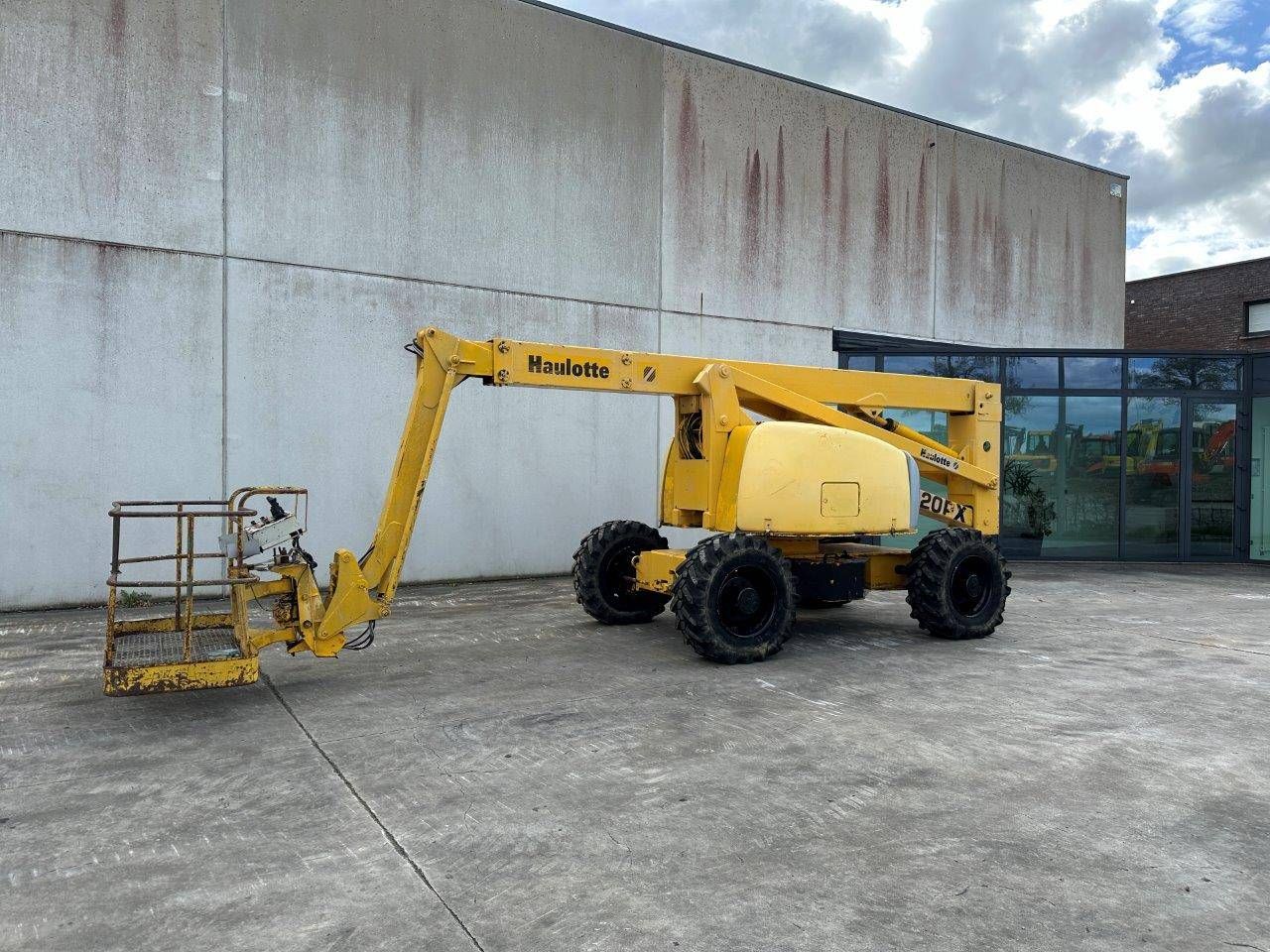 Articulating boom lift Haulotte HA20PX Diesel 20m
