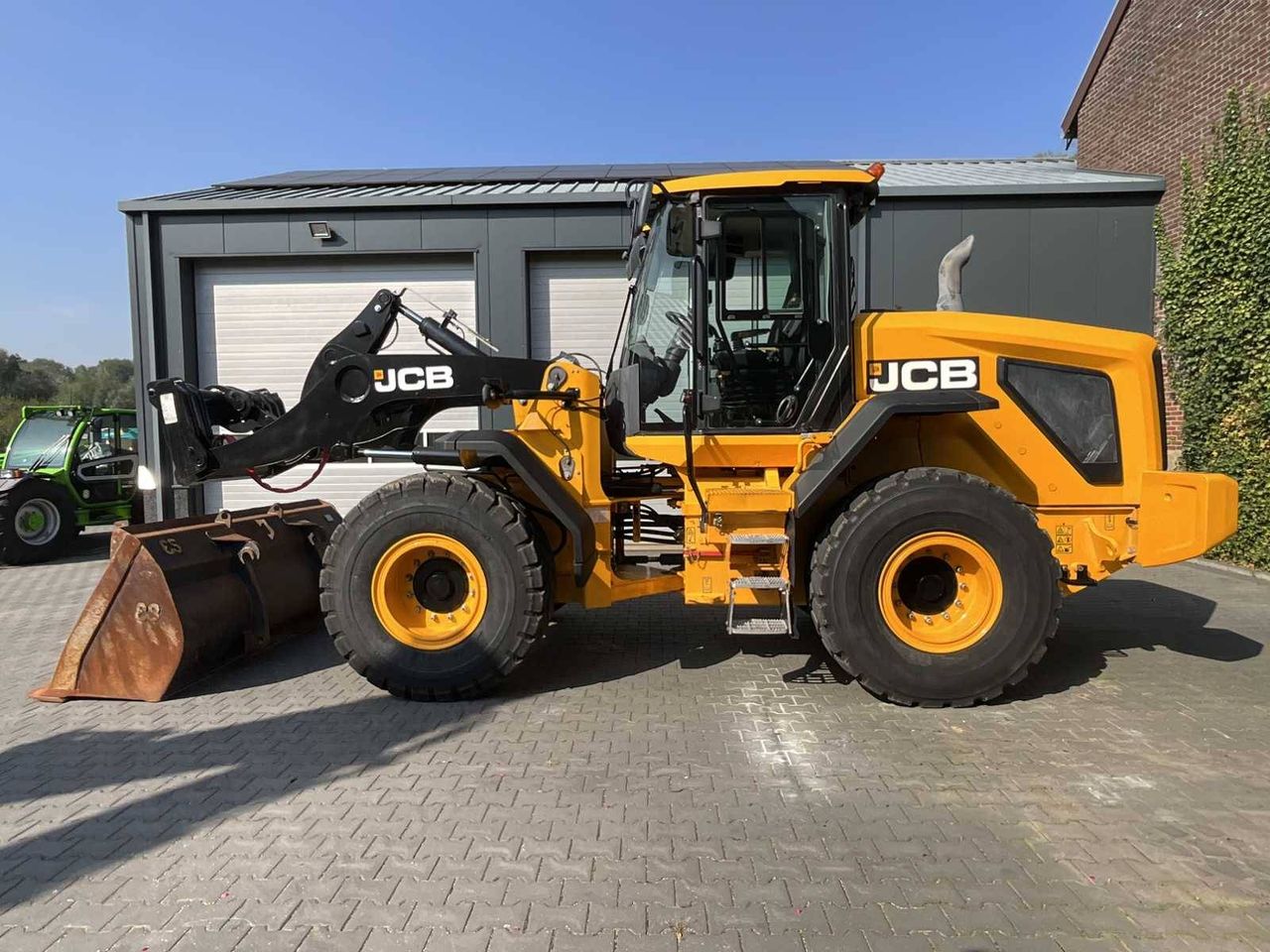 Wheel loader JCB 427 ZX T4F Diesel 2016