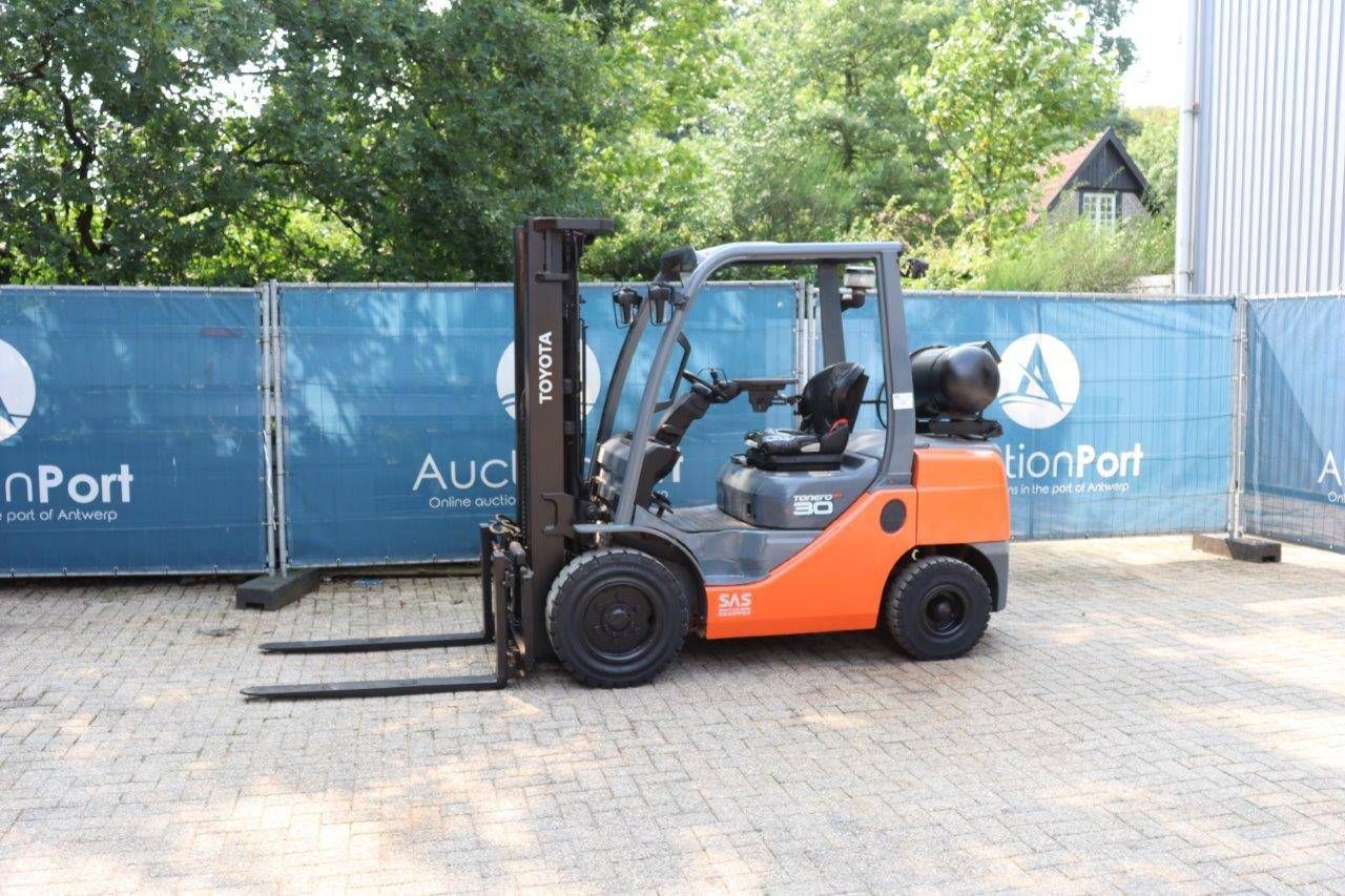 Forklift Toyota 8FG30F LPG 3000kg 4.7m 2021