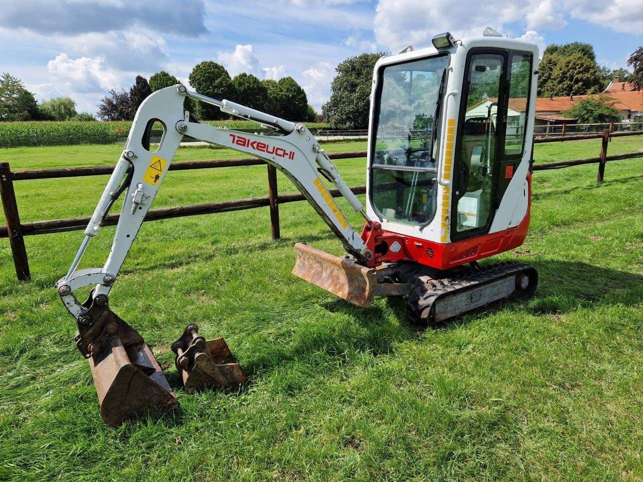 Mini digger Takeuchi TB216 