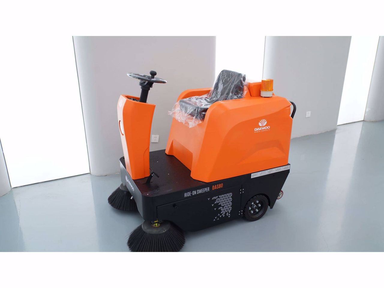 Sweeper Daewoo DAS 80 Electric New