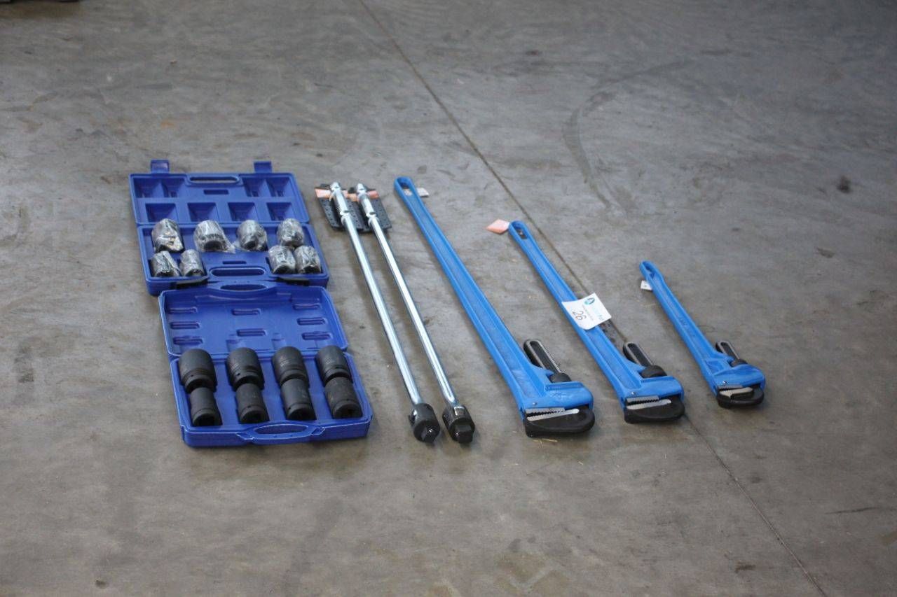 Set of wrench/tube pliers New