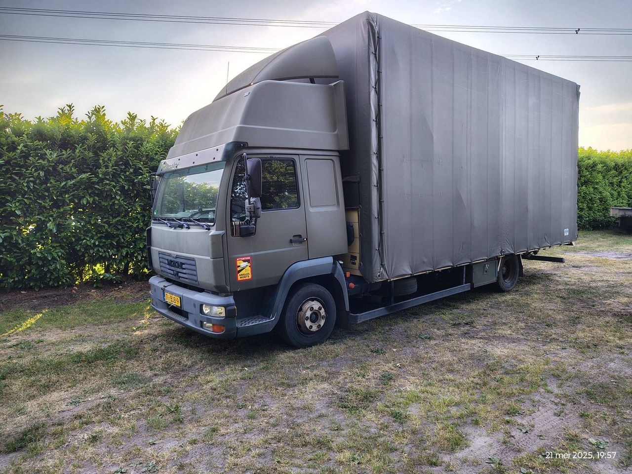 Box truck Truck MAN L2000 Diesel 221 hp 2004