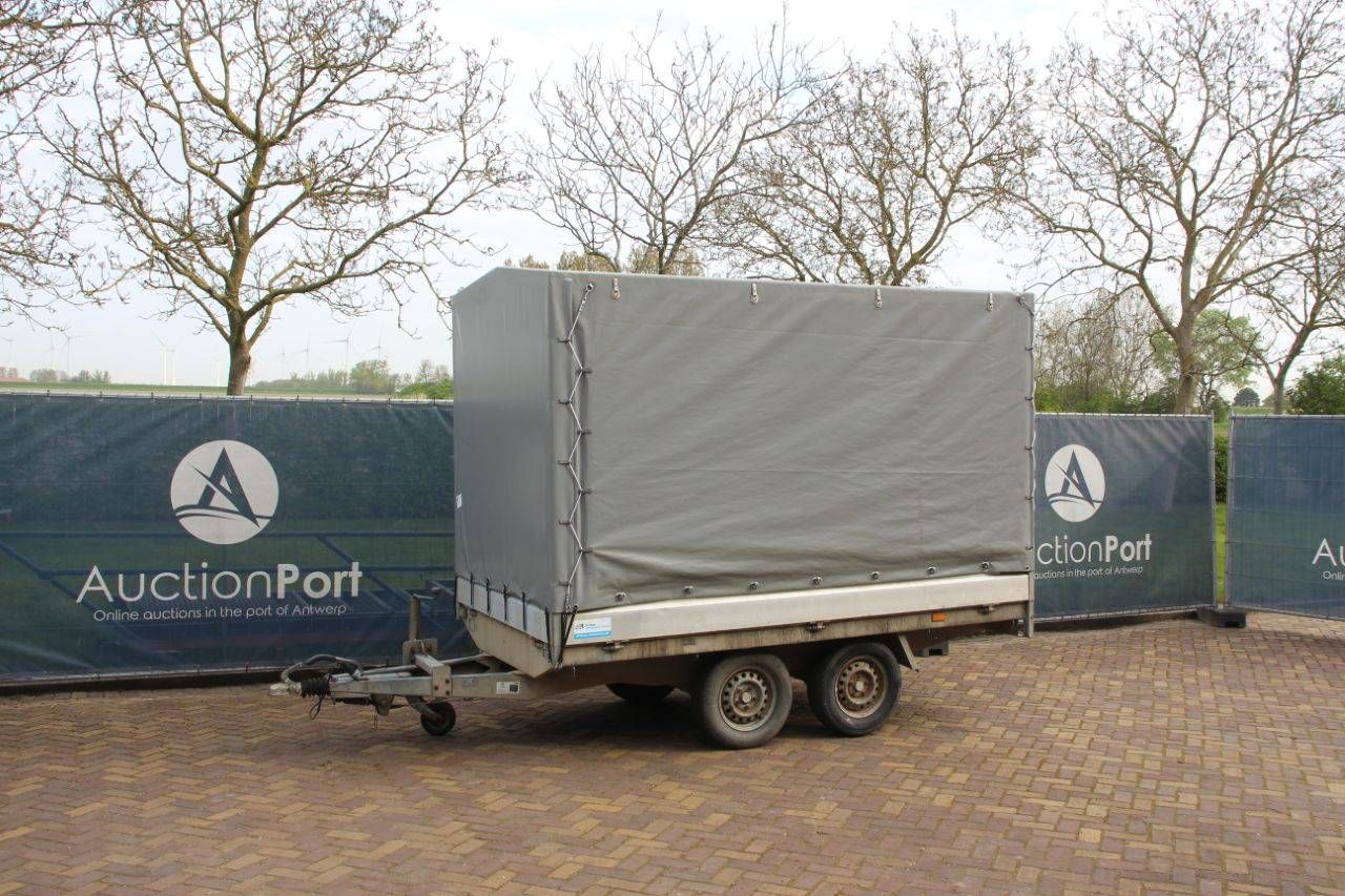 Covered trailer Hapert AL 2010