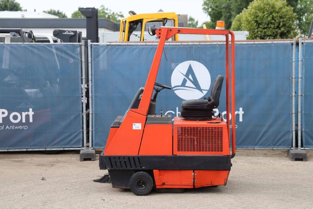 Hako Z600 Diesel Sweeper