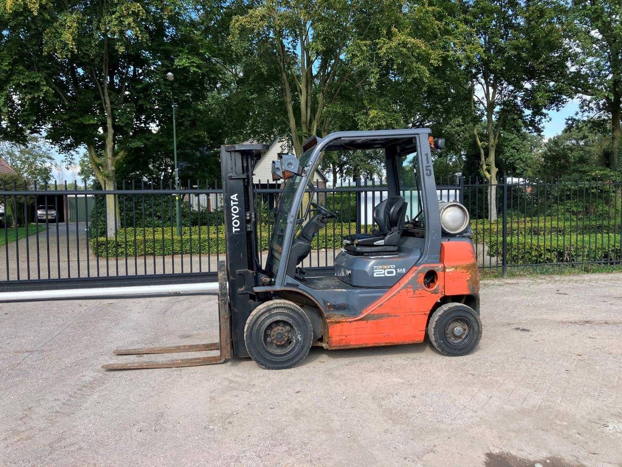Forklift Toyota 02-8FGF20 LPG 2000kg 4.3m 2013