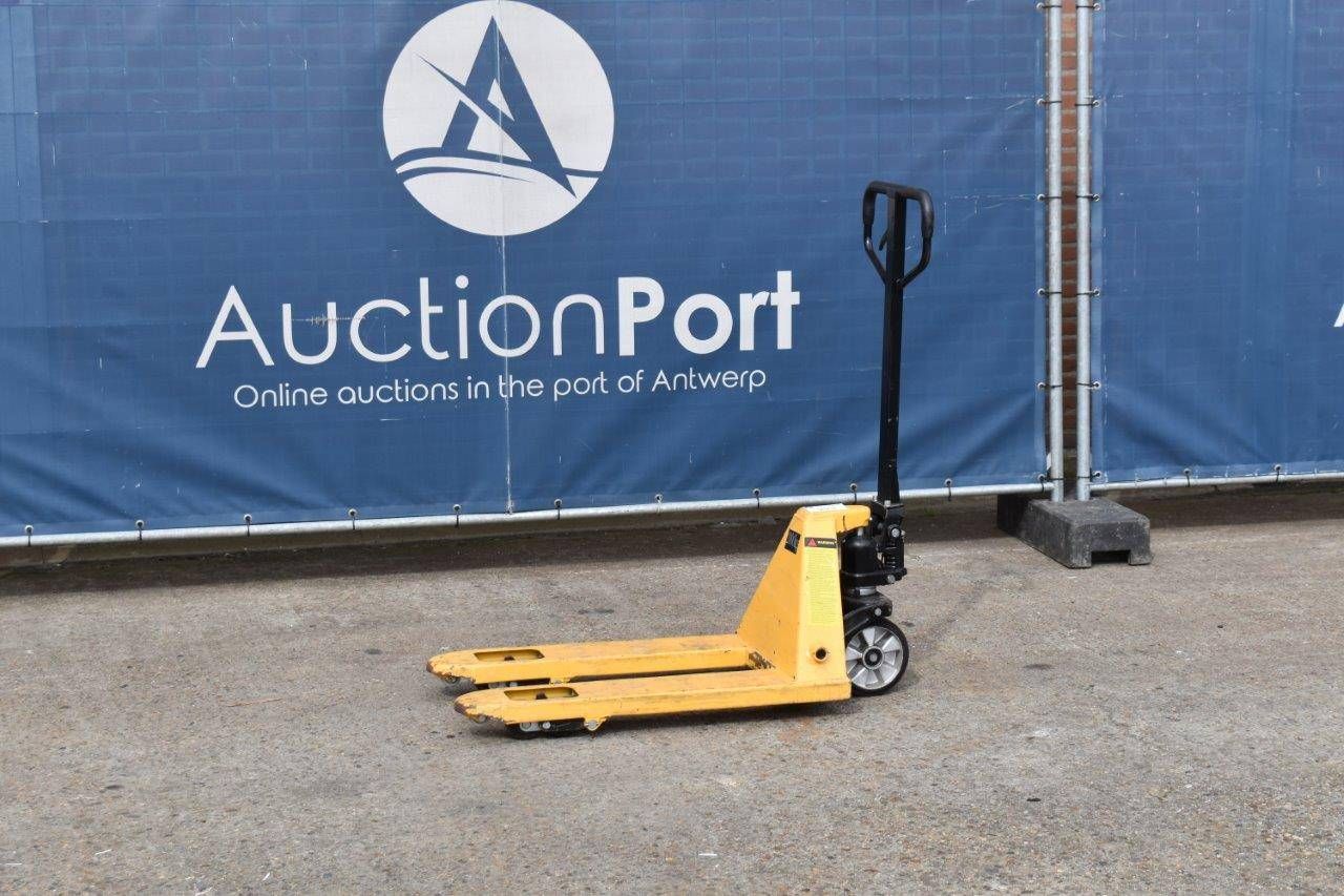 Hand pallet truck Manutan 2000kg