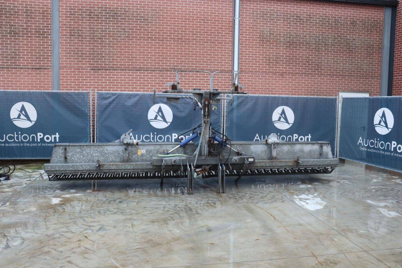 Trailing foot Grassland injector Tobroco 6 SK 38 2004