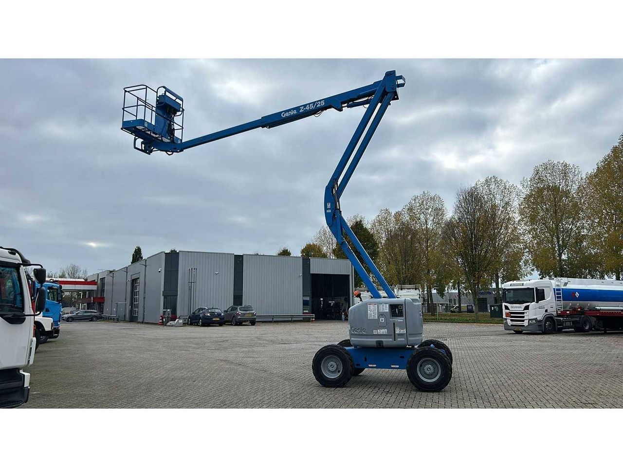 Articulating boom lift Genie Z4525 Electric+Diesel 13.9m 2001
