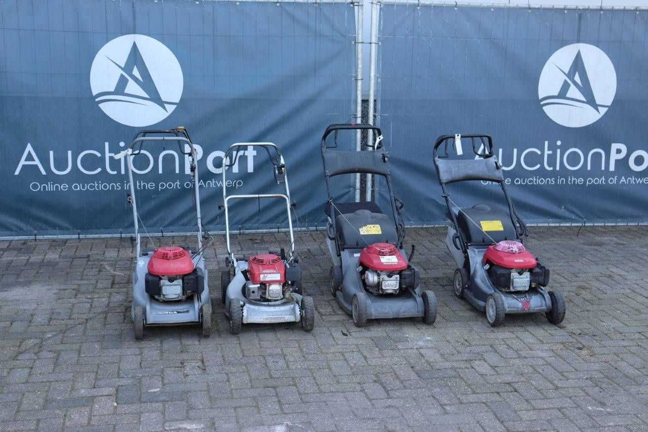 Lot of Honda Petrol Lawn Mowers