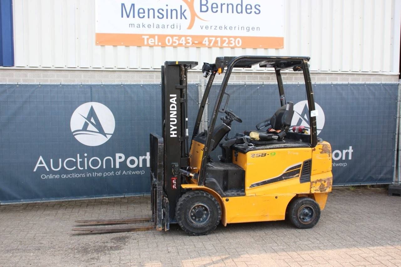 Forklift Hyundai 15B-9 Electric 2500kg 3.3m