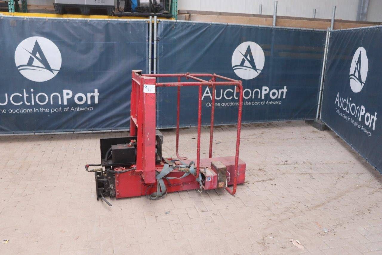 Electric aerial platform bucket