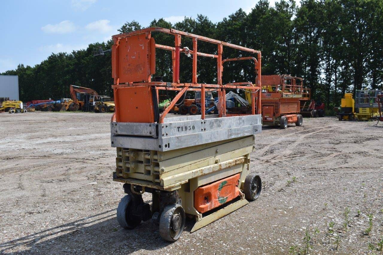 Scissor lift JLG 2030 ES Electric