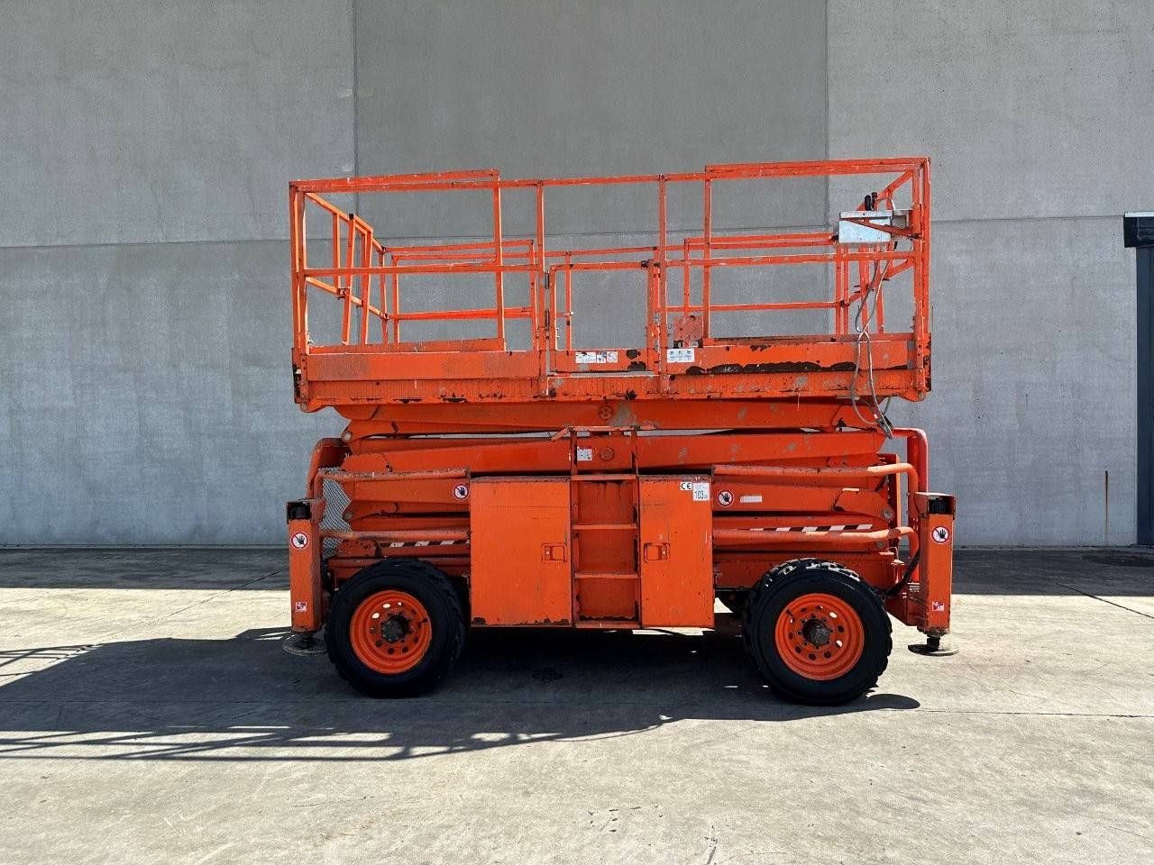 Skyjack SJ-8841 Aerial Work Platform
