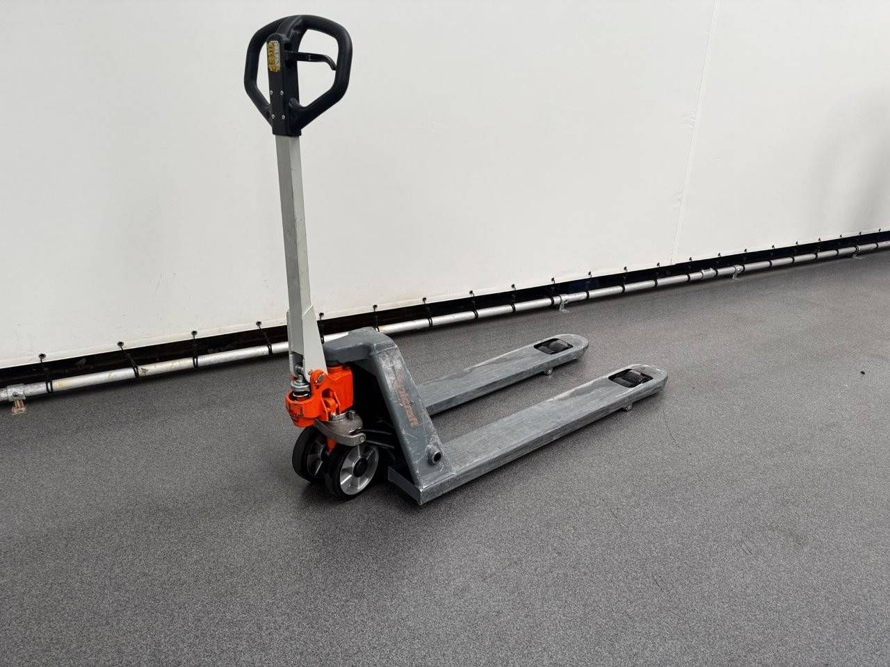 Unicraft PHW2505 Manual Pallet Truck 2500kg 