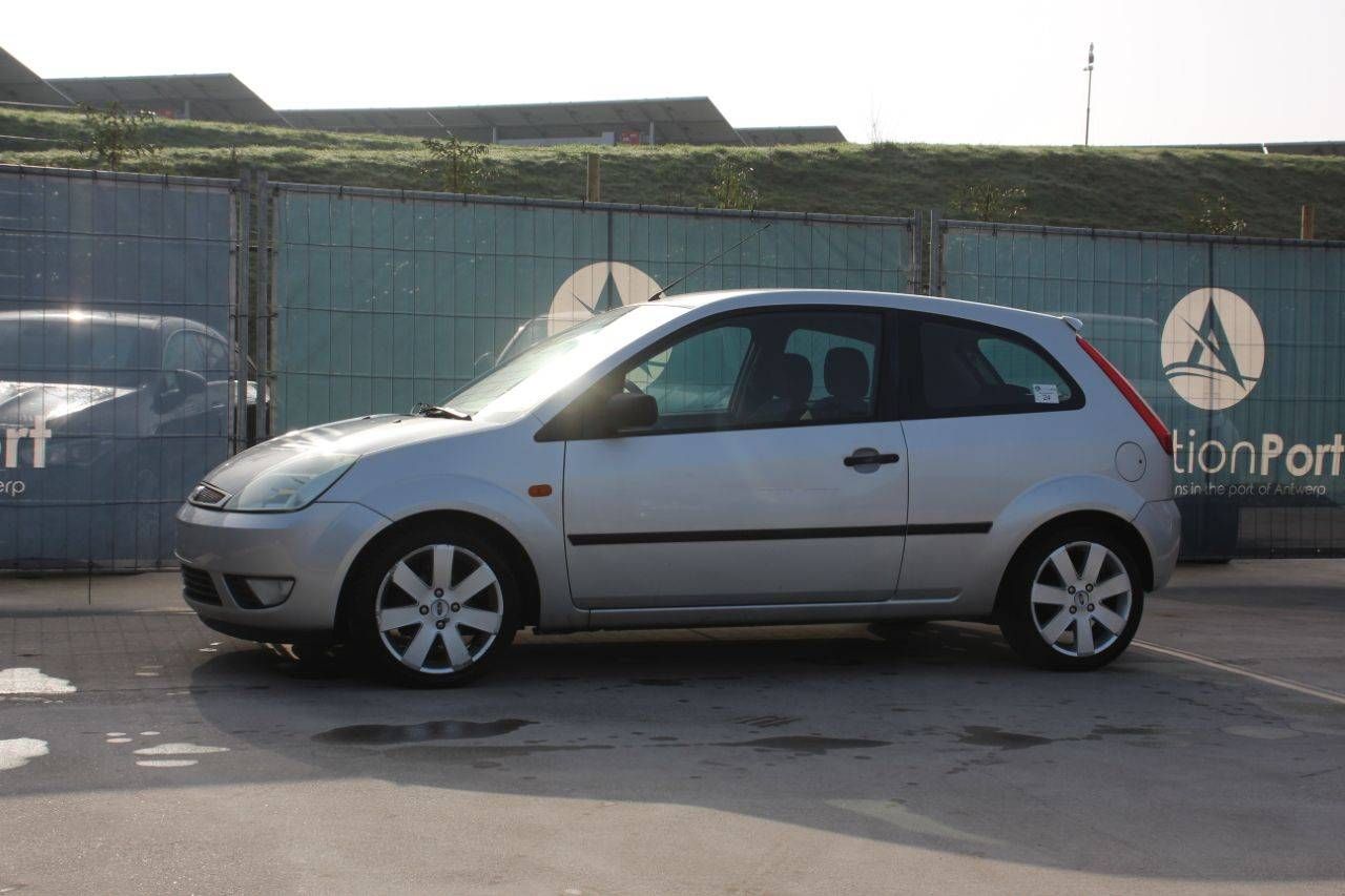 Passenger car Ford Fiesta Petrol
