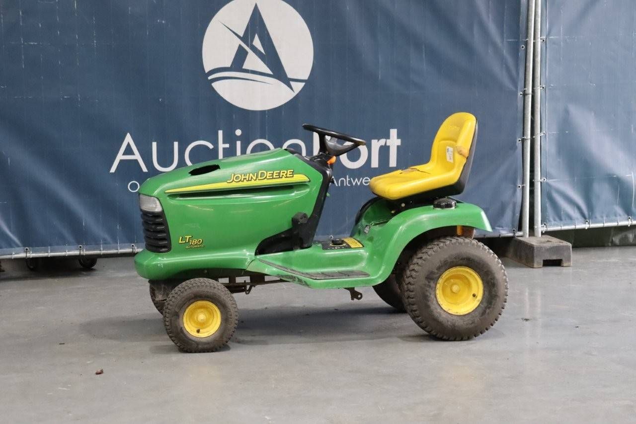 Riding mower John Deere LT 180 Petrol 2005