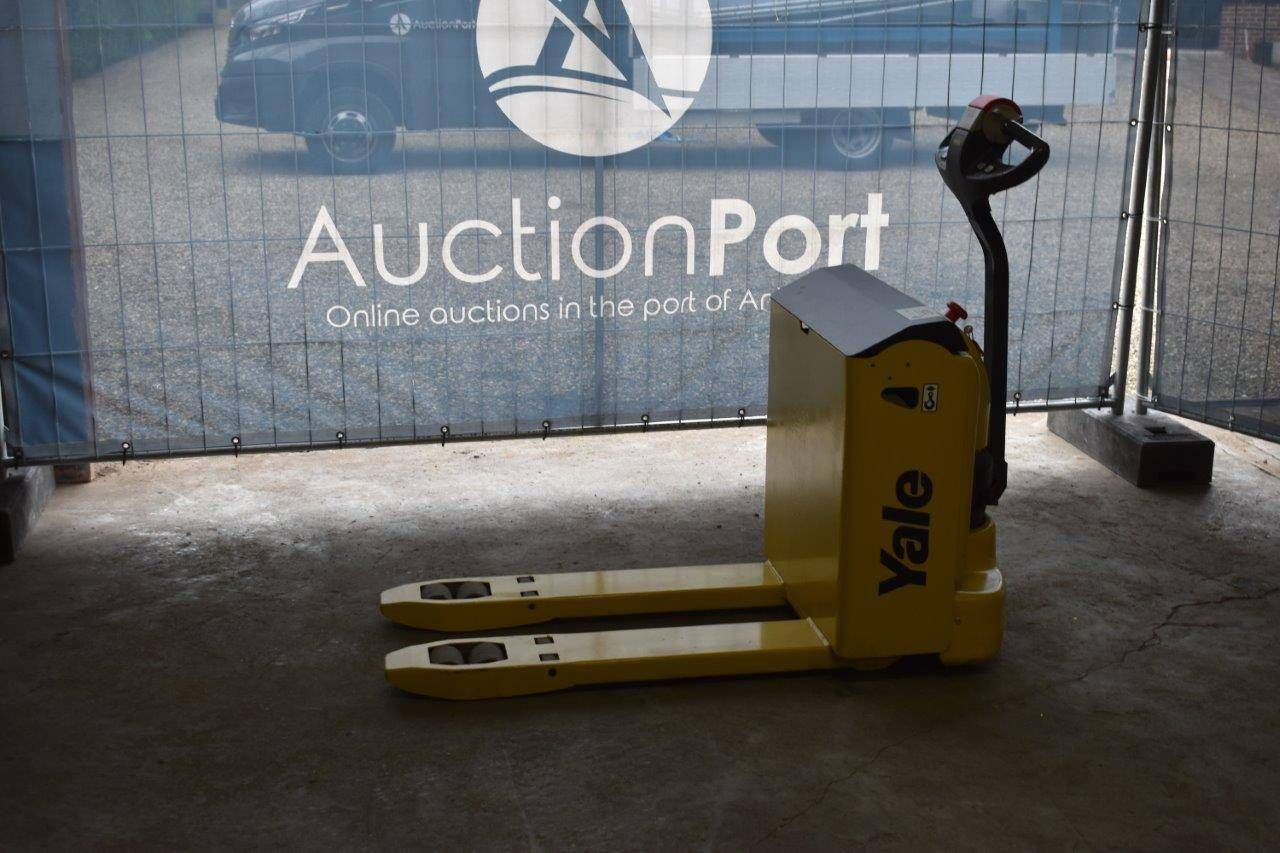 Pallet truck Yale MP16 Electric 1600kg