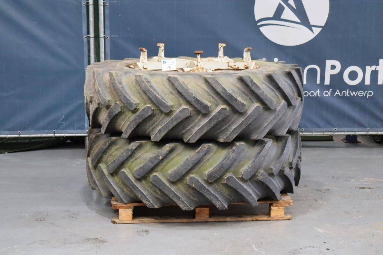 Lot of Tires Vredestein 16.9R34