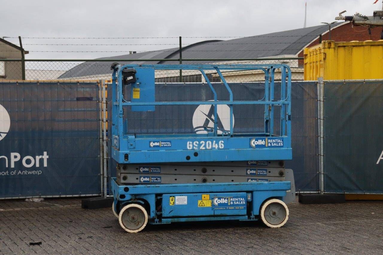 Scissor Lift Genie GS-2046 Electric 8.13m 2002