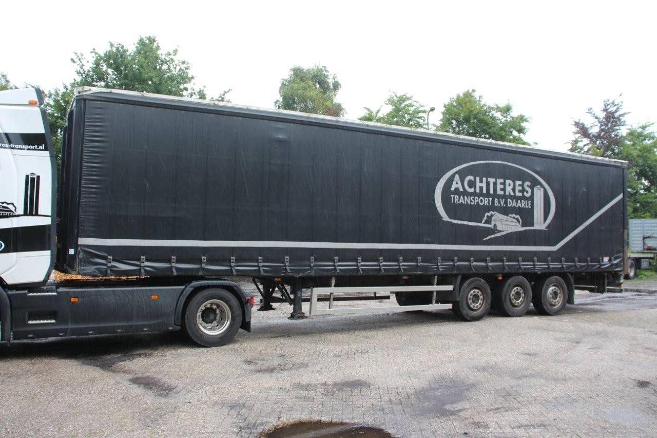 Curtainsider trailer Pacton T3-011 2006
