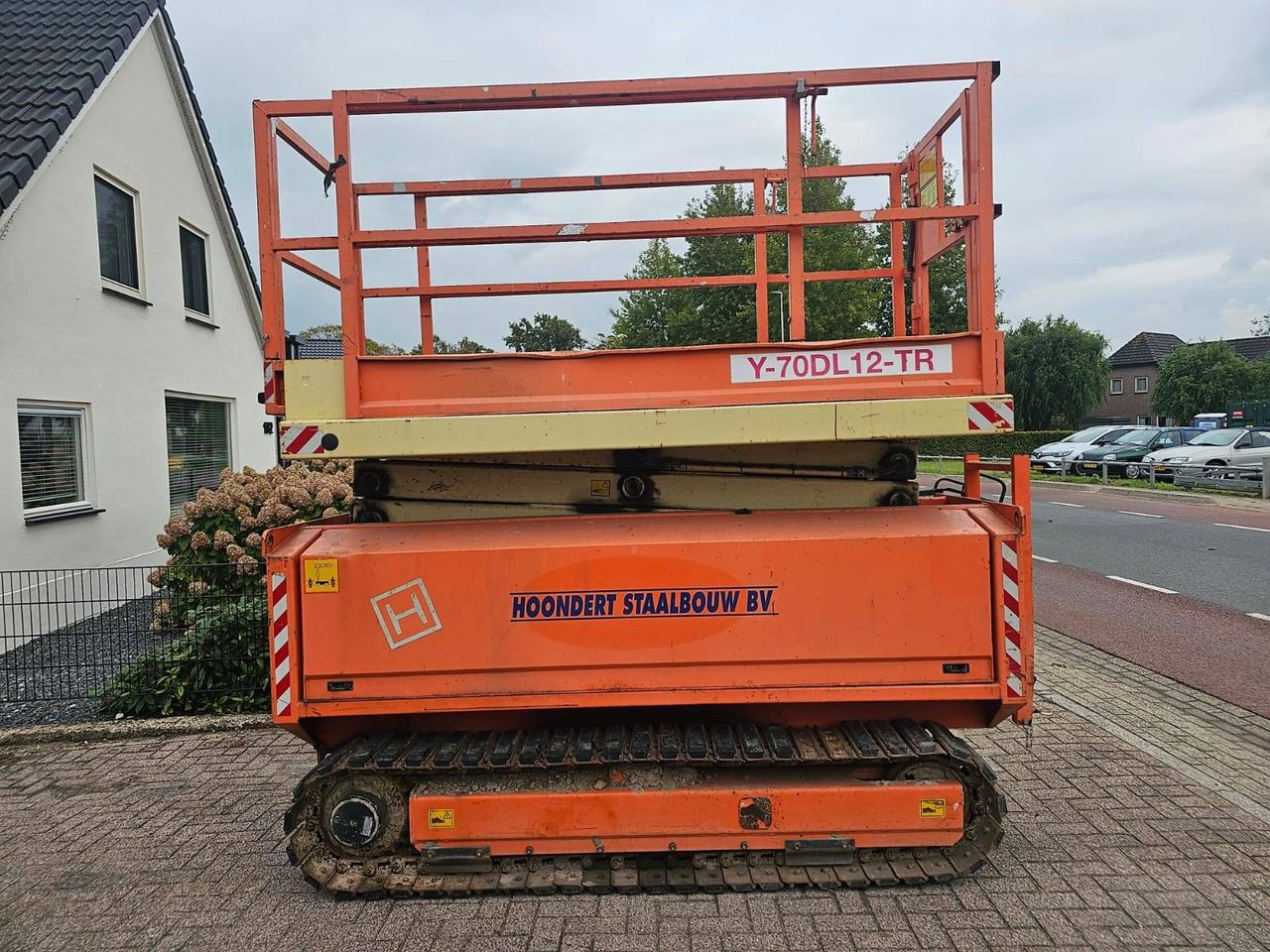Scissor lift Hollandlift Monostar Y-700DL12-TR Diesel 9m 2000