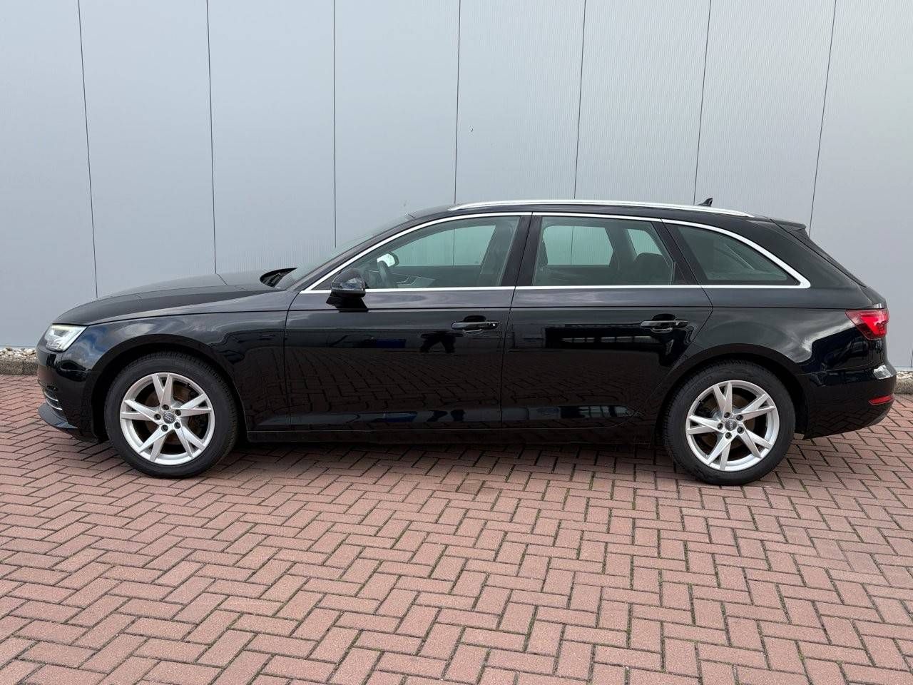 Audi A4 Avant Lease Edition Station Wagon Petrol 150hp 2018