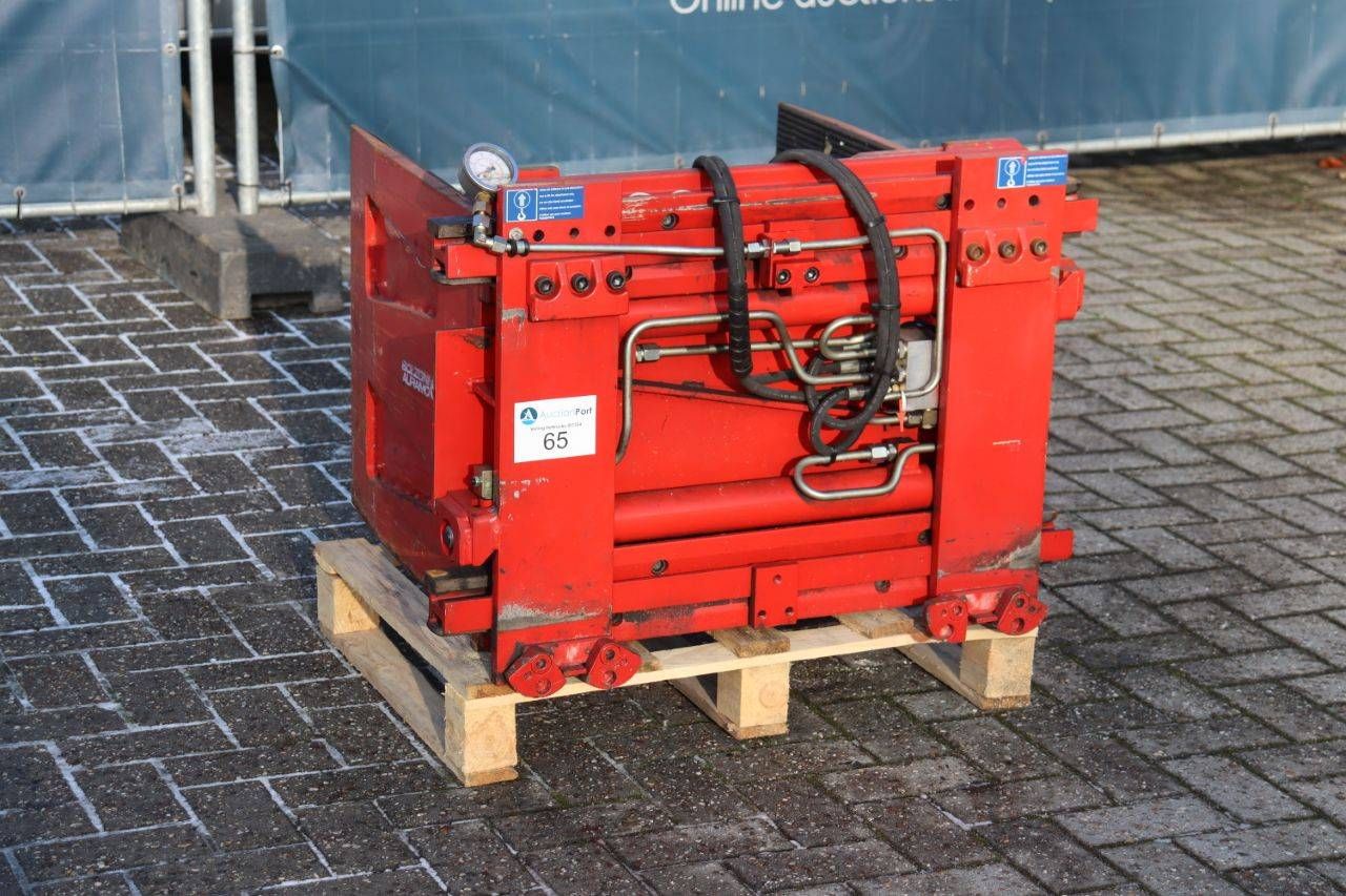 Hydraulic bale clamp Bolzoni Auramo