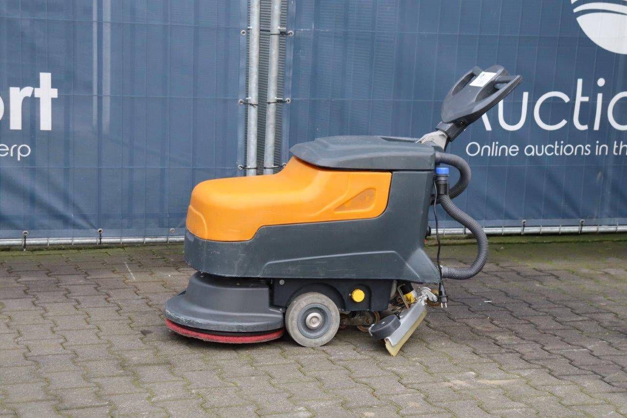 Scrubbing machine AT TASKI CO455.0 