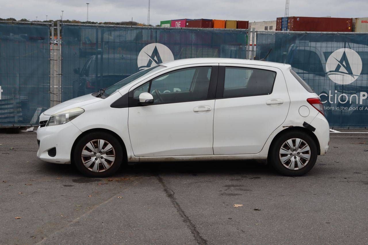 Passenger car Toyota Yaris Diesel 90hp 2012 (Margin)