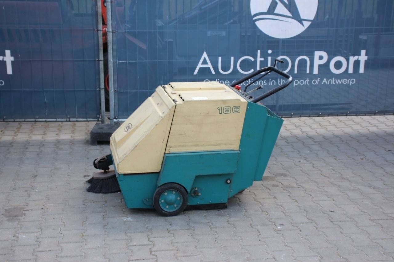 Tennant 186 Electric Sweeper