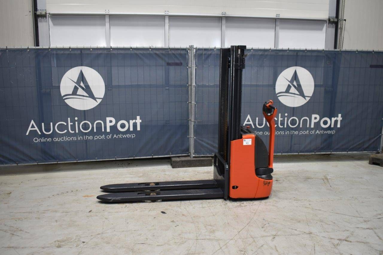Stacker Linde L12 Electric