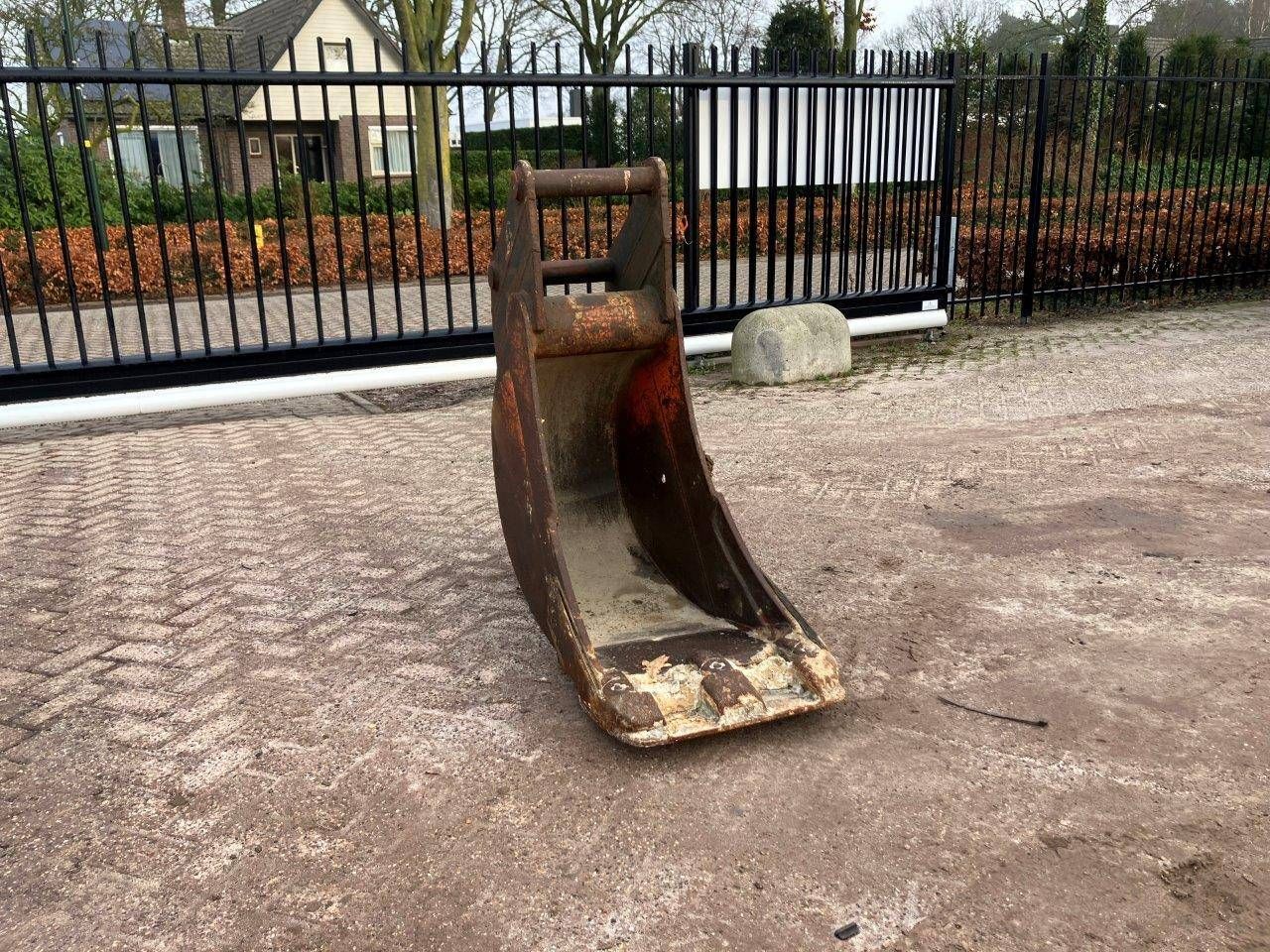 Excavator bucket