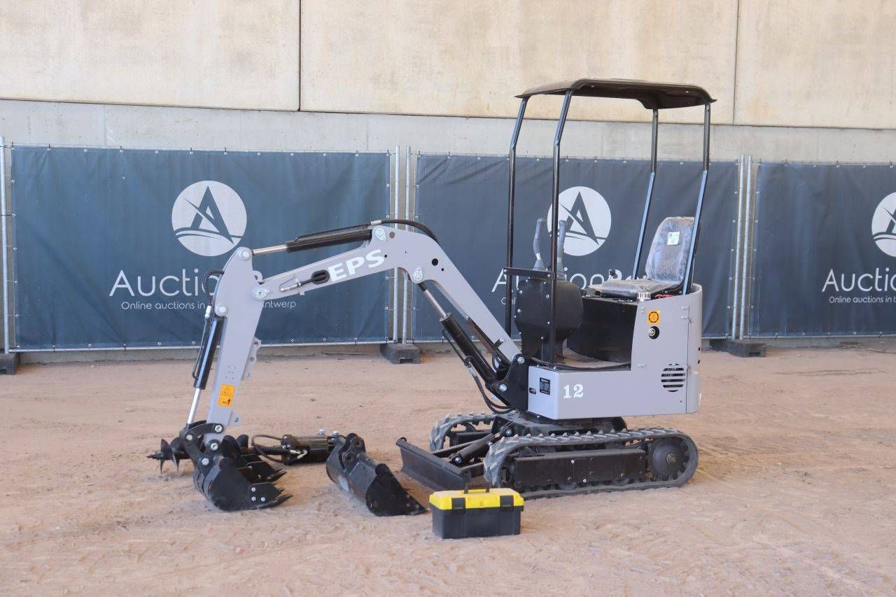 Miniescavatore Nuoman NM-E12 Diesel 7kW, anno 2026, nuovo.