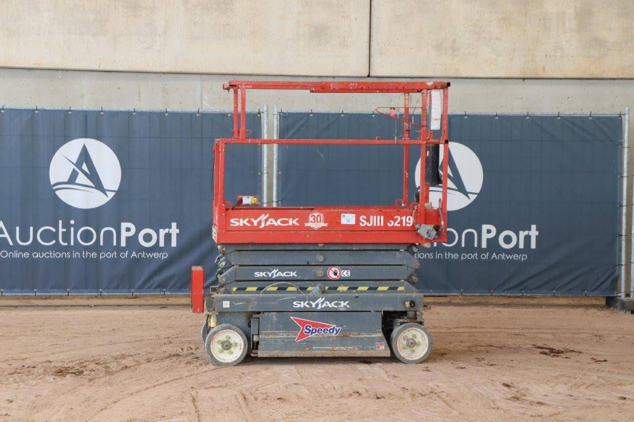 Scissor lift SkyJack SJ3219 Electric 227kg 7.79m 2015