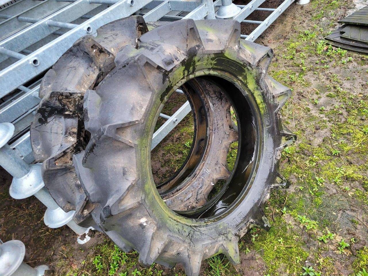 Set of tires 9.5 r 22