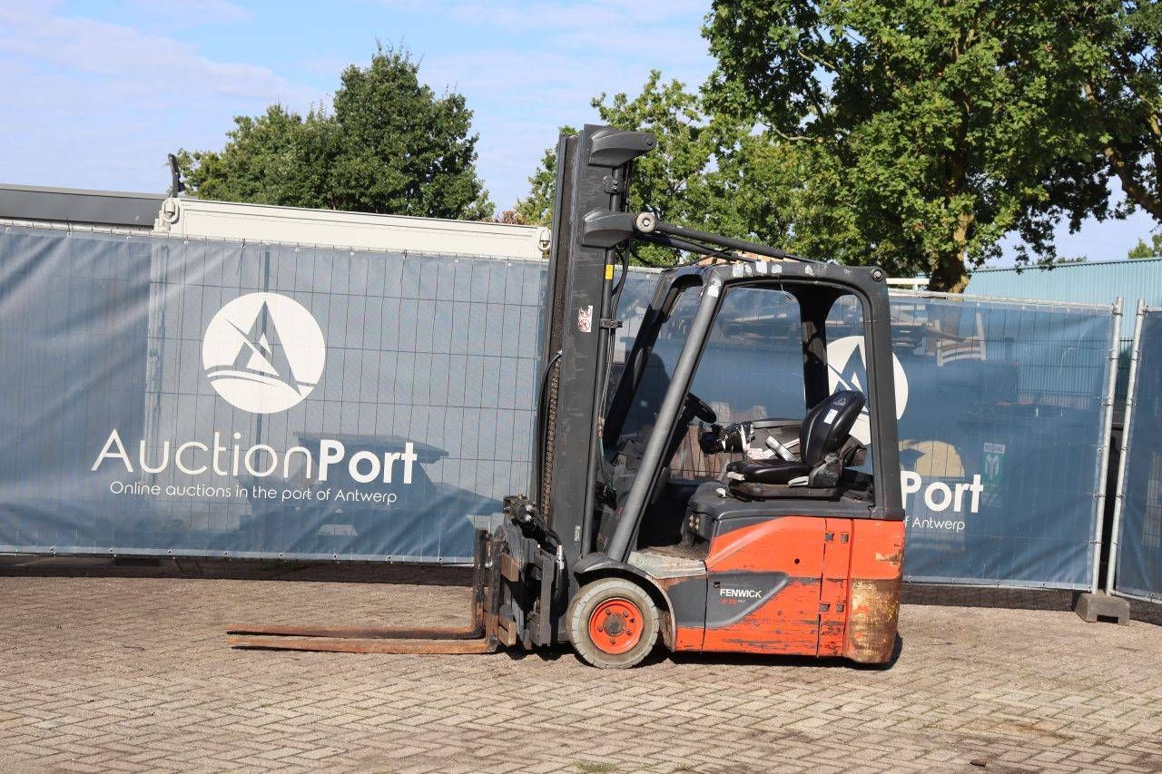 Carrello elevatore Fenwick-Linde E15-02 elettrico, portata 1500 kg, altezza 5,6 m, anno 2018.