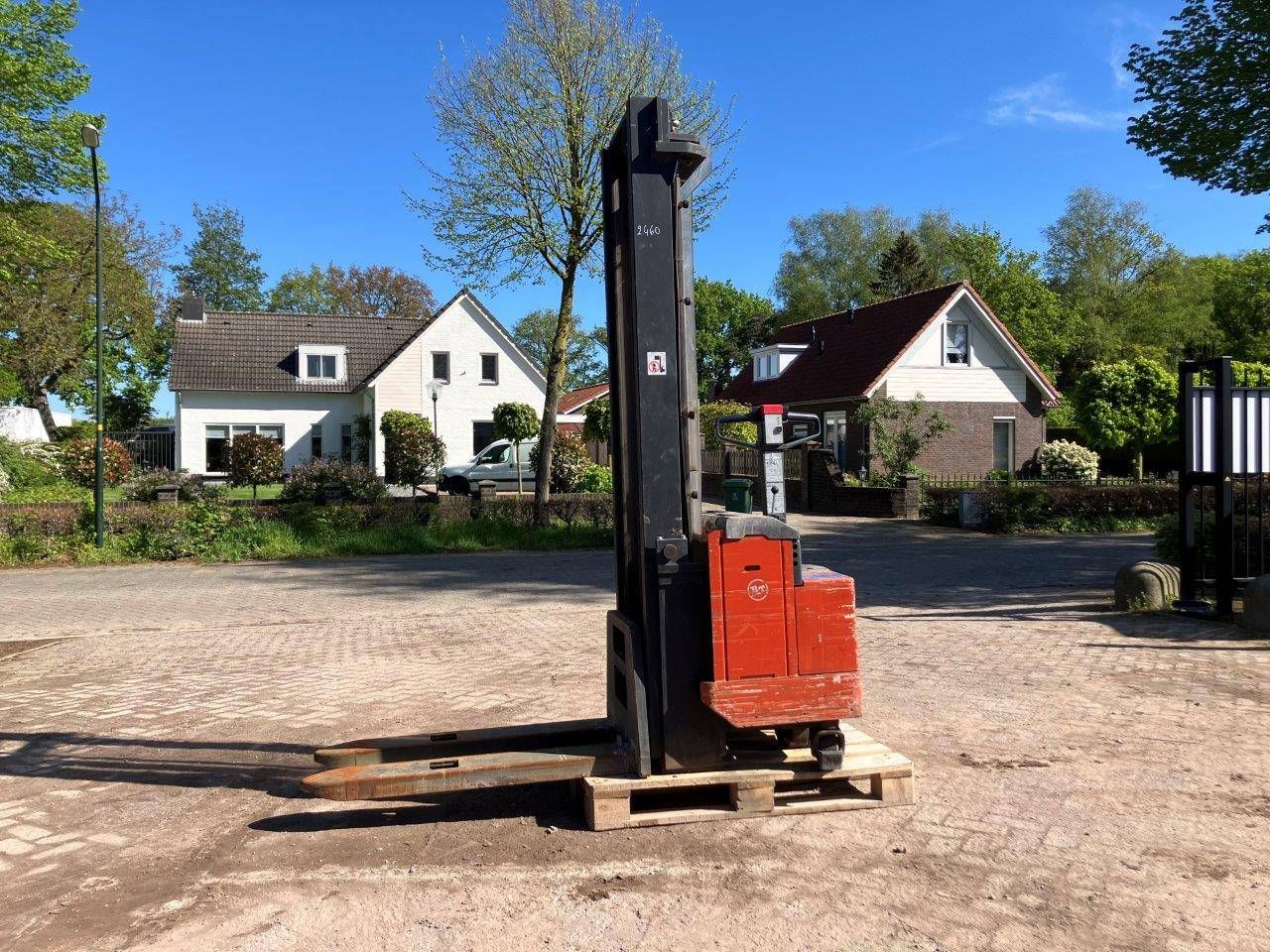 Stacker BT LSV1600 Electric 1600kg 3.75m 2000