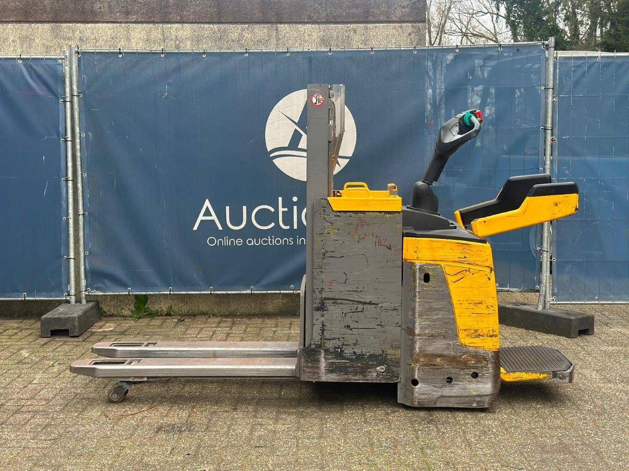 Stacker Jungheinrich Electric 2000kg 