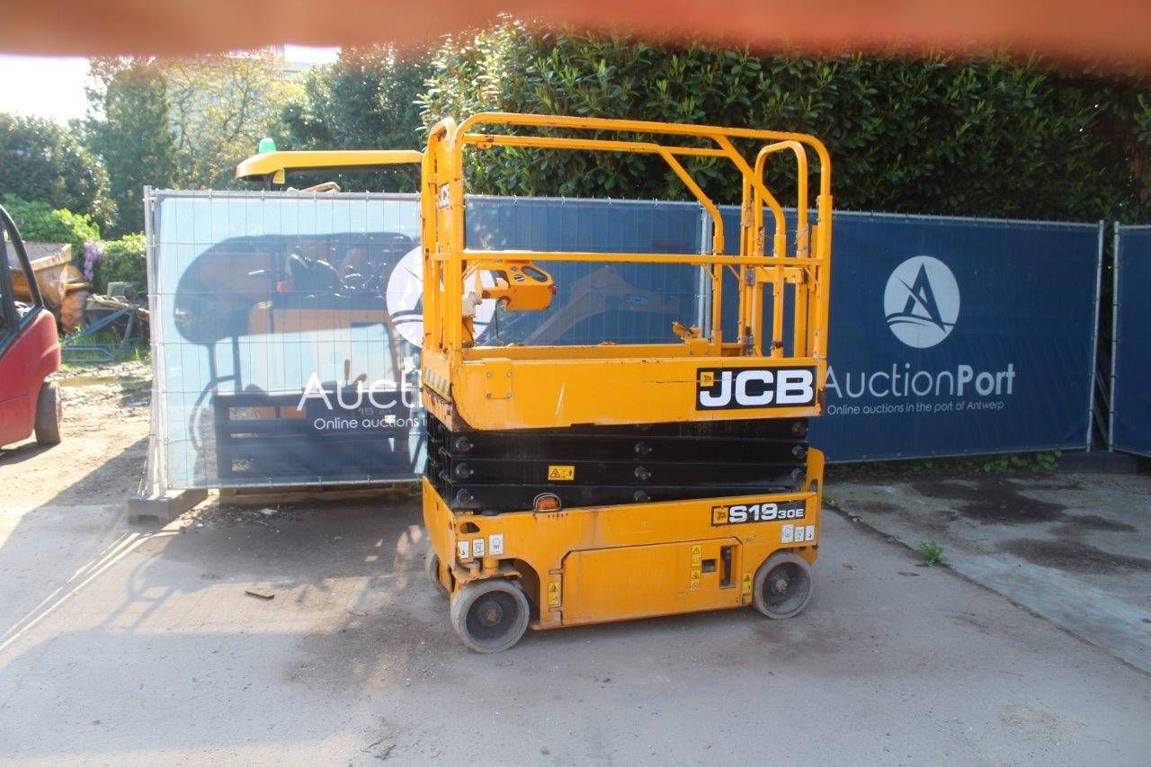 Arbeitsbühne JCB S1930E 8m 2017