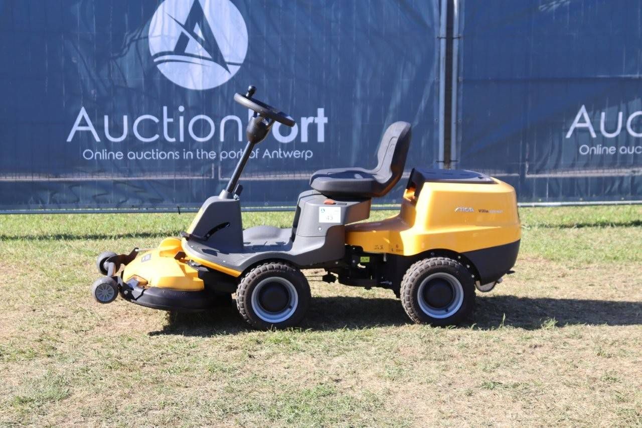 Stiga Villa 320 HST Petrol Ride-on Mower 2015
