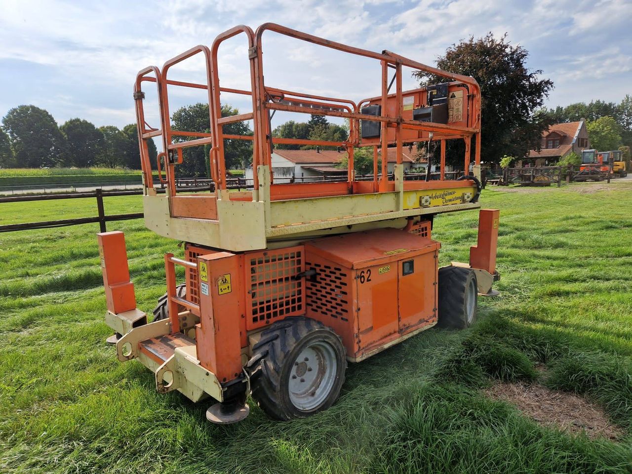 Scissor lift JLG 260 MRT 10m