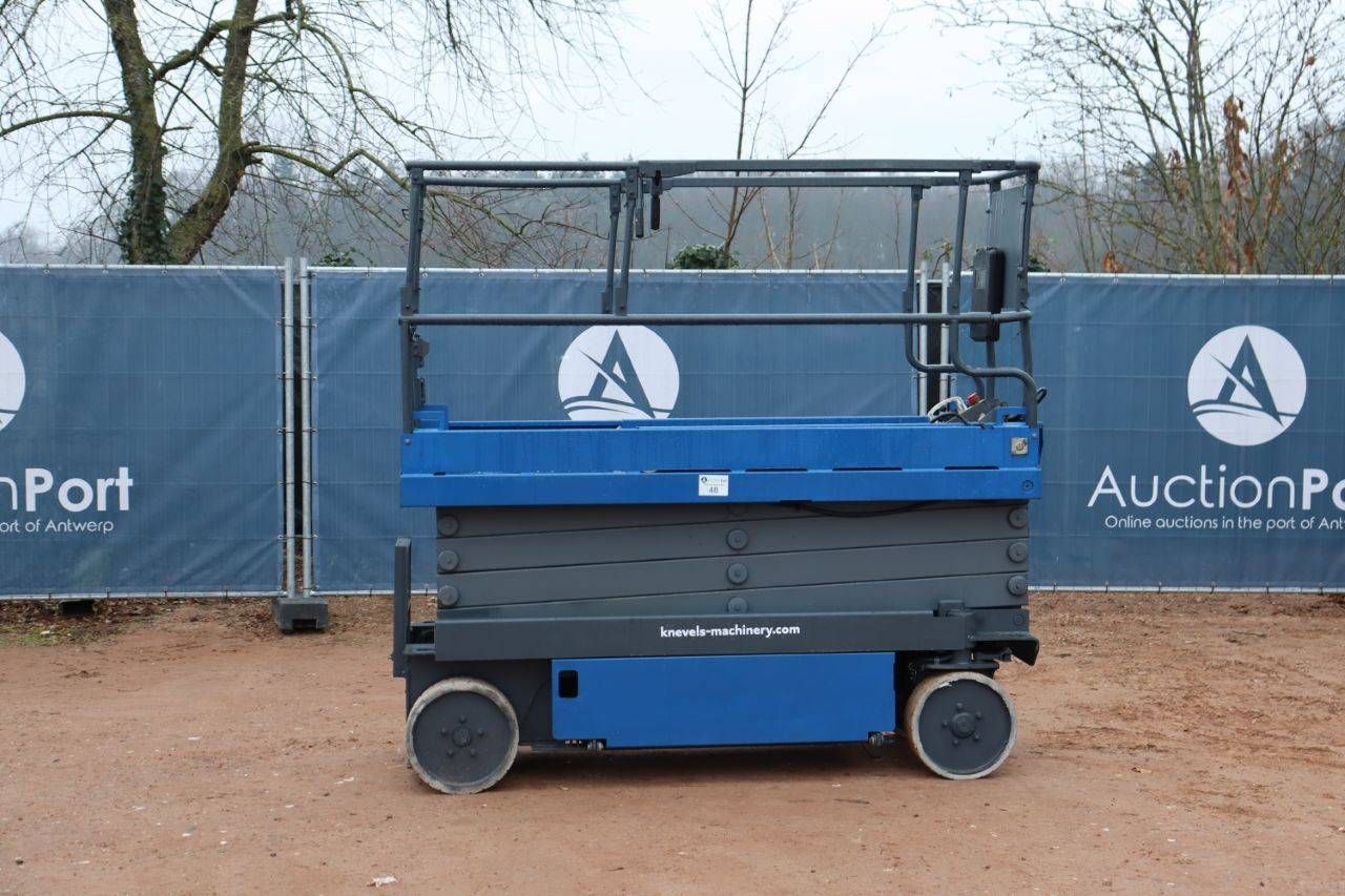Aichi Electric Scissor Lift