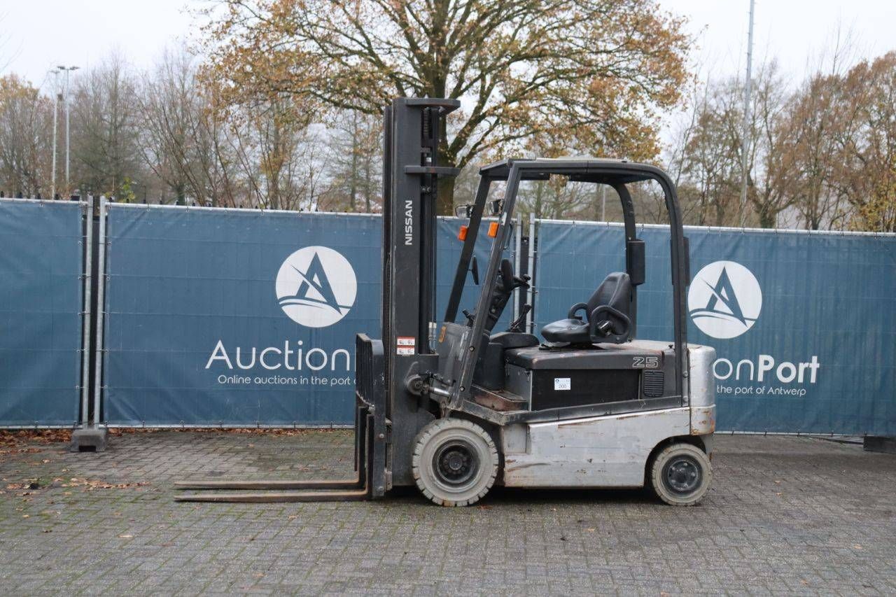 Forklift Nissan 1Q2L25Q Electric 1650kg 6.0m 2011