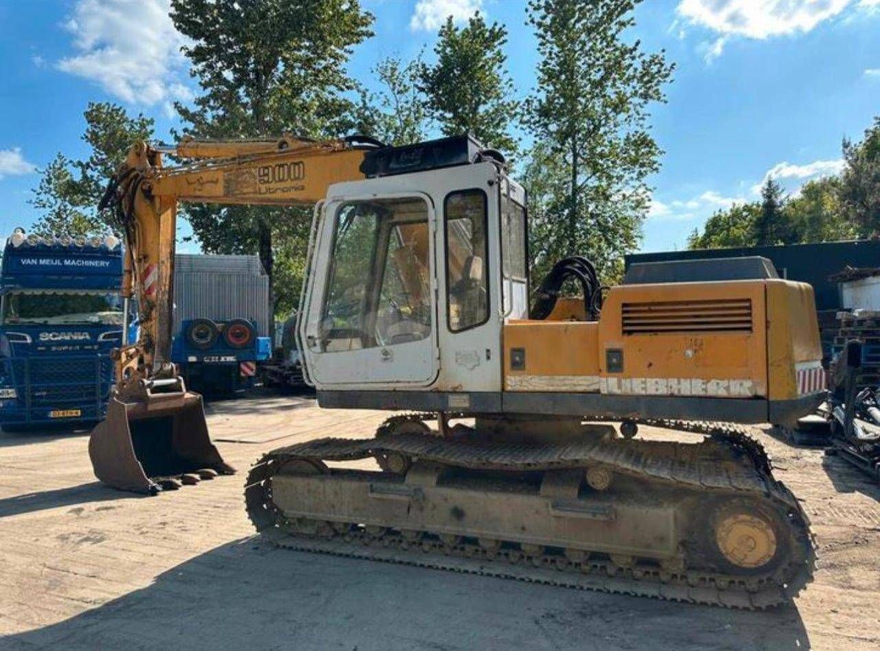 Crawler excavator Liebher R902 Diesel 101hp 1992