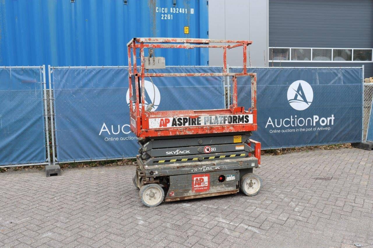 Scissor lift SkyJack SJIII3219 Electric 227kg 7.62m 2014