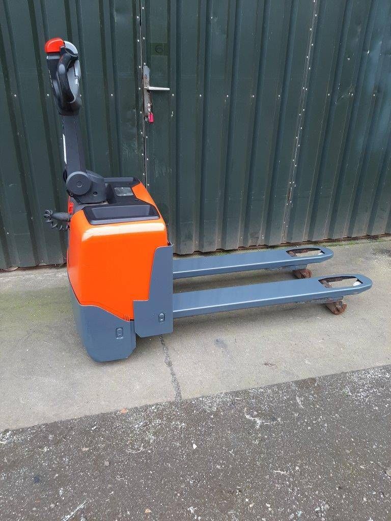 Pallet truck BT LWE 13 Electric 1300kg