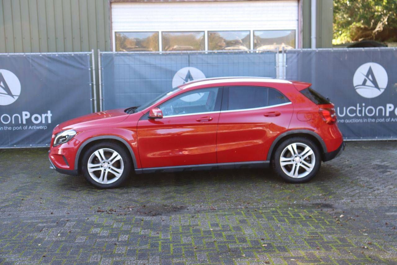 SUV Mercedes-Benz GLA 200D Diesel 136cv 2017